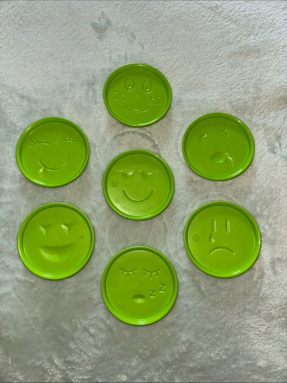 NWOT Tupperware Set of 7 Green Emoji Cookie Cutters with Recipes - Picture 2 of 4